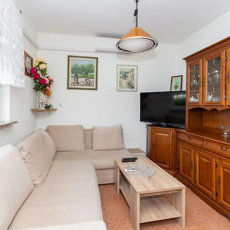 Filip Apartment *