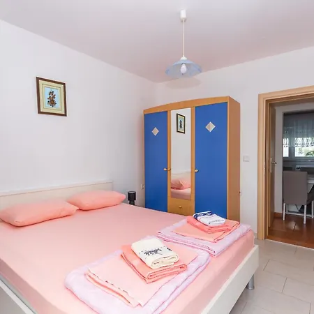 Apartment Filip Pag Town